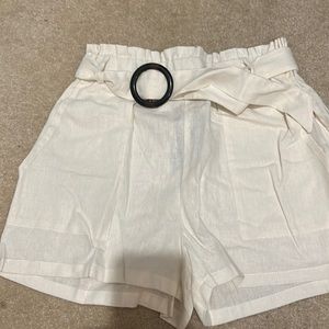 NWT size4 Linen shorts with belt accessory